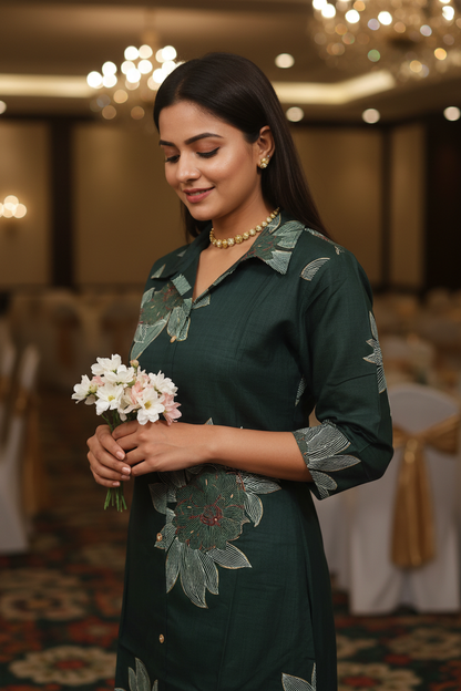 Women Green Lotus Print Straight Kurta Set