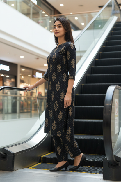 Women Black Gold Print Straight Kurta Set